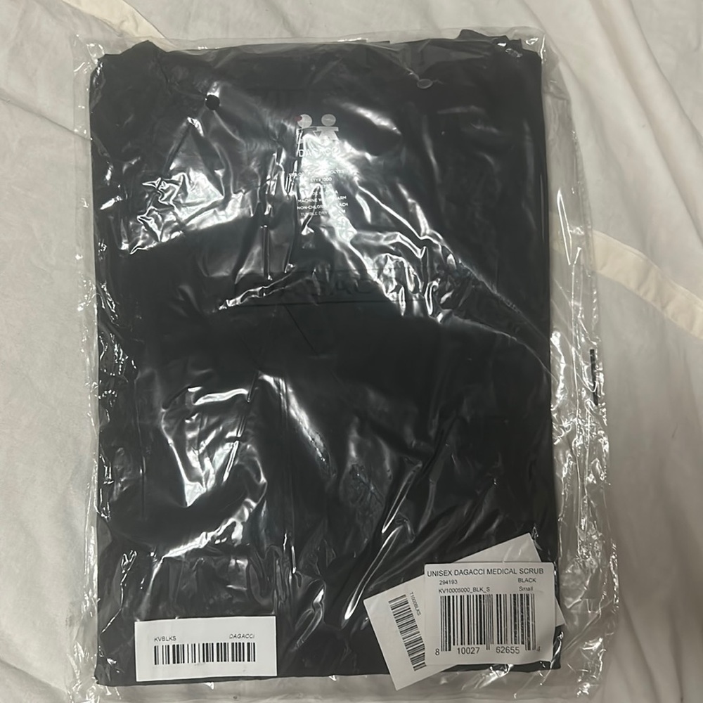 Dagacci Unisex Medical Scrub Shirt and Pants Set. Size Small